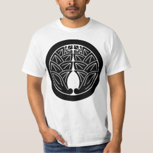 Japanische Ingwer umarmend in einem Kreis T-Shirt