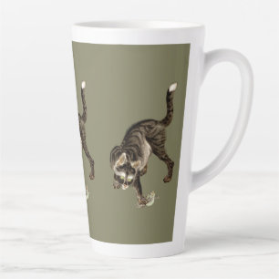 Japanische Katze fängt einen Frosch Milchtasse
