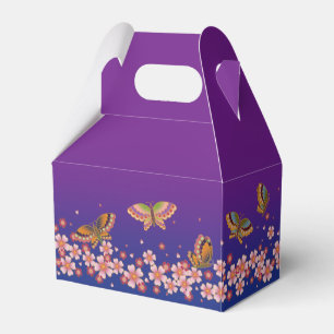 Japanische Schmetterlinge Amid Sakura Blüten Lila Geschenkschachtel