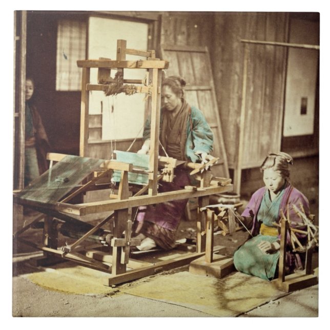 Japanische spinnende Frauen, c.1890 (Hand-farbiges Fliese (Vorderseite)