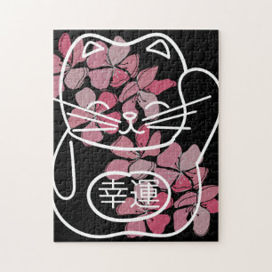 Japanische Viel Glück-Katze mit rosa Sakura-Blume