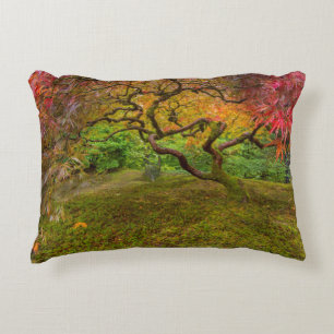 Japanischer Ahornbaum in Herbstfarbe Zierkissen