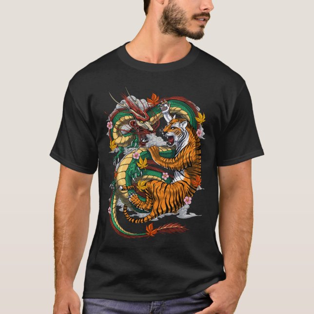 Japanischer Drache Tiger Battle T-Shirt (Vorderseite)