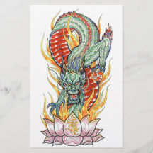 Japanischer Drache und Lotusblume