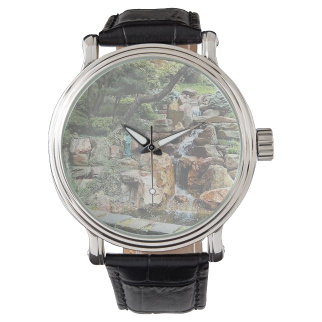 Japanischer Garten im Herbst Armbanduhr (Vorderseite)