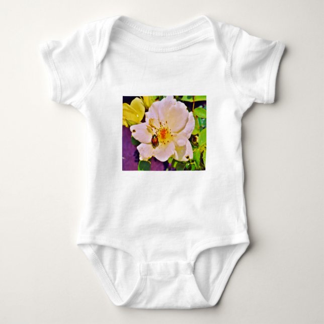 Japanischer Käfer auf White Rose Baby Strampler (Vorderseite)
