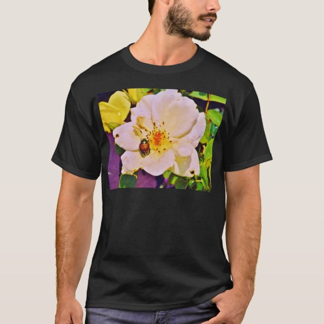Japanischer Käfer auf White Rose T-Shirt (Vorderseite)