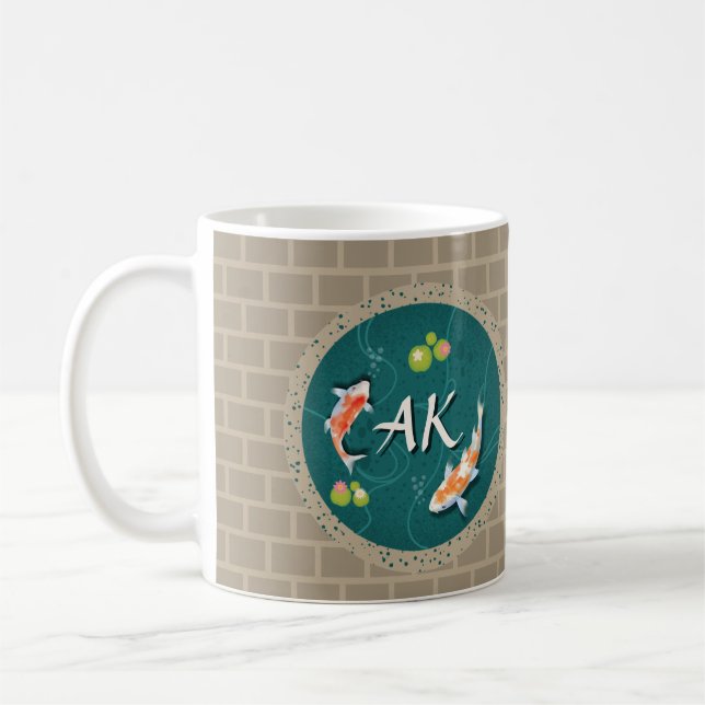 Japanischer Koi-Fisch im Teich für viel Glück Kaffeetasse (Links)