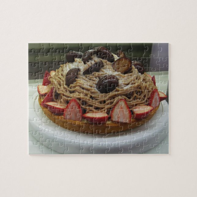Japanischer Spaghetti-u. Erdbeerkuchen (Horizontal)