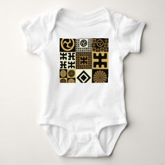 Japanischer Stil, schwarzes Gold nahtlose Muster. Baby Strampler