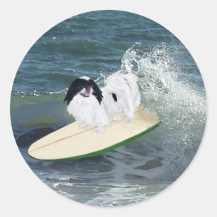 Japanisches Chin Surfing Runder Aufkleber