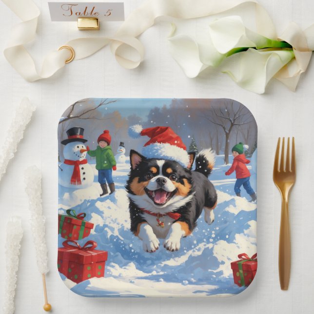 Japanisches Kinn im Schnee mit Weihnachtsmütze Pappteller (Hochzeit)