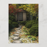 Japanisches Teehaus und Garten im Herbst