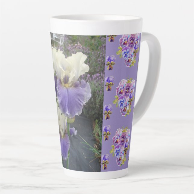 Jardin fleuri de Iris Irises violets Latte Mug (Angle droit)