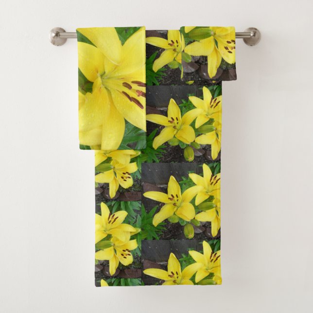 Jaune Lilly Photo Conçu Serviette De Bain Ensemble (En situation)