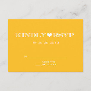 Jaune mignon de coeur épousant des cartes de RSVP