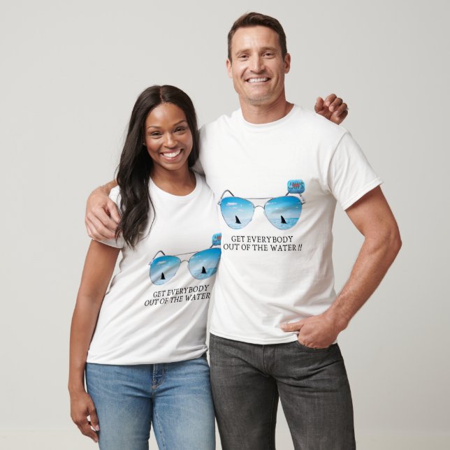 JAWS 50. Raus aus dem Wasser! T-Shirt (Unisex)