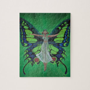 Jazz Age Showgirl Flapper mit Schmetterlingsflügel