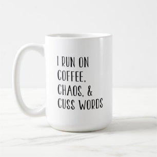 JE COURS SUR LE CAFÉ, CHAOS, ET JURE TASSE DE MOT
