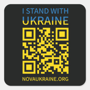 Je me tiens avec des autocollants ukrainiens
