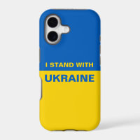 Je me tiens avec le drapeau ukrainien de l'Ukraine