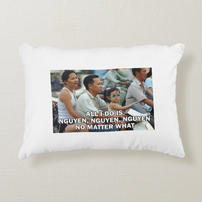 Je Ne Fais Que Nguyen, Nguyen, coussin Nguyen (Devant)