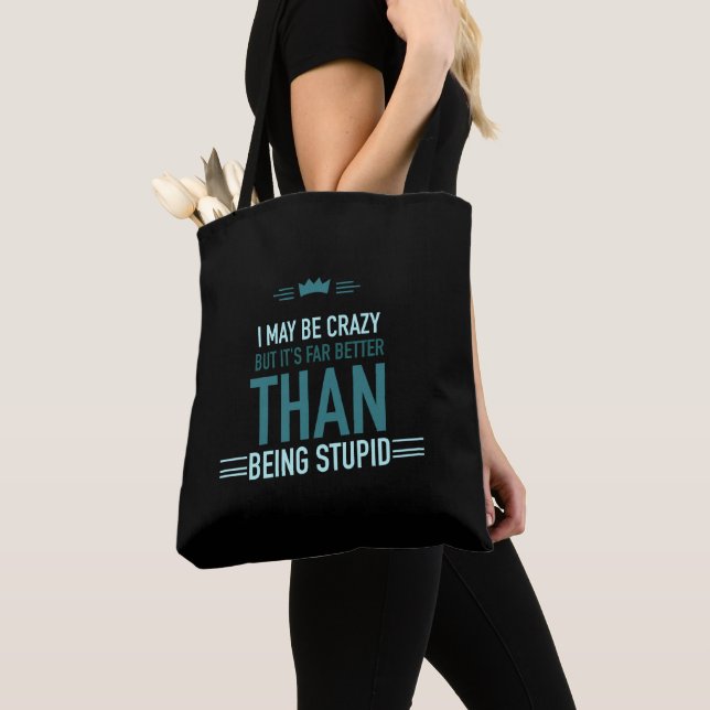 Je suis peut-être un sac fourre-tout de lettres fo (De près)