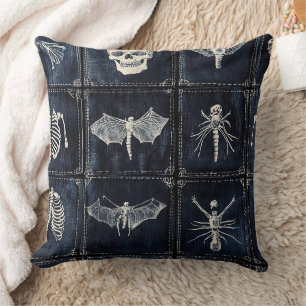 Jeansquilt mit Totenköpfen und Insekten Kissen