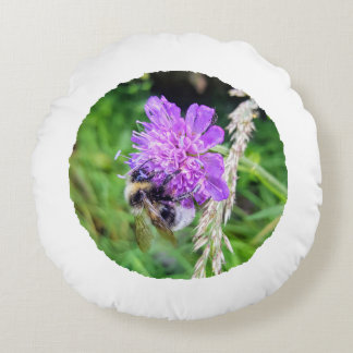 Jede Blüte zählt – Rundes Dekokissen