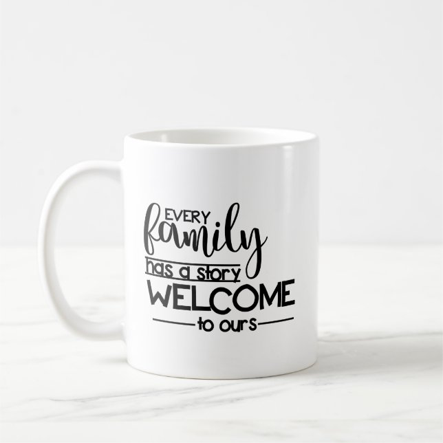 Jede Familie hat ein Geschichten-Willkommen zu Kaffeetasse (Links)