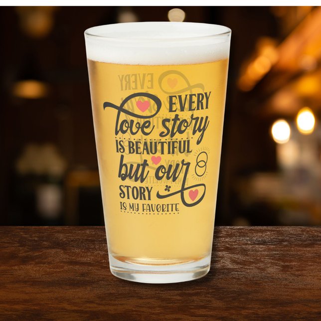 "Jede Liebe Geschichte" Zitat Schwarzes Script ros Glas (Von Creator hochgeladen)