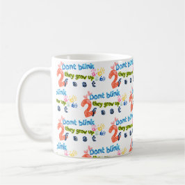 jeden Augenblick der Kindheit thematisierte Tasse 