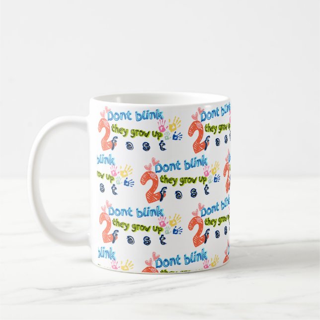 jeden Augenblick der Kindheit thematisierte Tasse  (Links)