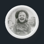 JEDER Geburtstag Chic Stilvolle Typografie Foto Pa Pappteller<br><div class="desc">Fügen Sie eine elegante Touch zu den Geburtstagsgeschmack-Dekorationen mit individuellen Foto runden Tellern Papier. Das Bild und alle Formulierungen auf dieser Vorlage sind einfach zu personalisieren. (IMAGE PLACEMENT TIP: Eine einfache Möglichkeit, ein Foto genau so zu positionieren, wie Sie es gewollt haben, besteht darin, es einzuschneiden, bevor Sie es auf...</div>