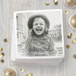 JEDER Geburtstag Chic Stilvolle Typografie Foto Pa Serviette<br><div class="desc">Fügen Sie eine elegante Touch zu den Geburtstagsgeschmack-Dekorationen mit individuellen Foto-Papierservietten hinzu. Das Bild und alle Formulierungen auf dieser Vorlage sind einfach zu personalisieren. (IMAGE PLACEMENT TIP: Eine einfache Möglichkeit, ein Foto genau so zu positionieren, wie Sie es gewollt haben, besteht darin, es einzuschneiden, bevor Sie es auf die Zazzle-Website...</div>