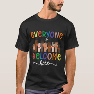 Jeder ist hier Idaho Dozentin Wom willkommen T-Shirt