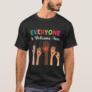 Jeder ist hier Lehrer 1 willkommen T-Shirt