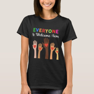 Jeder ist hier Lehrer 1 willkommen T-Shirt