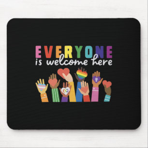 Jeder ist hier willkommen, T - Shirt für Männer un Mousepad