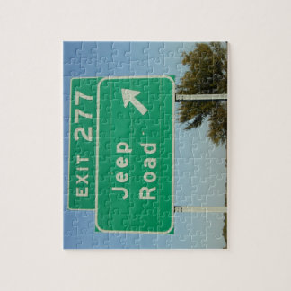 Jeep-Verkehrsschild-Puzzlespiel