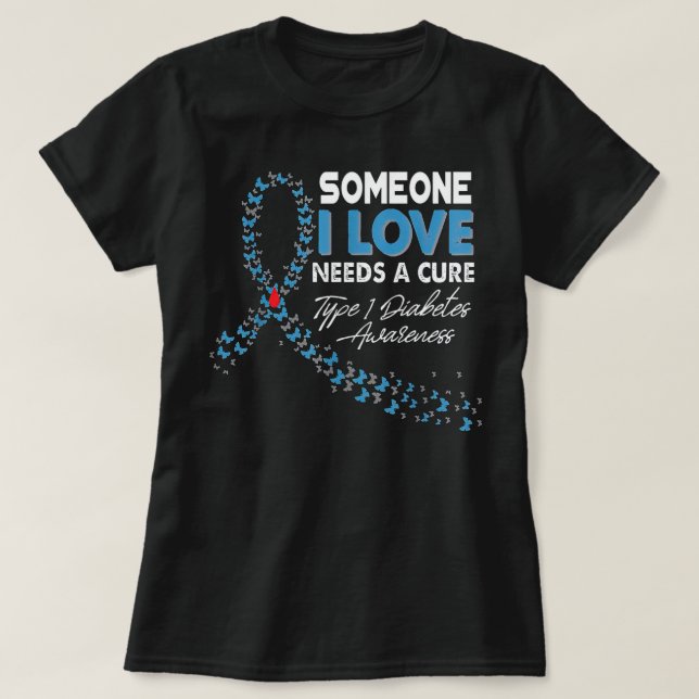 Jemand, der in der Liebe ist, braucht ein Heilmitt T-Shirt (Design vorne)