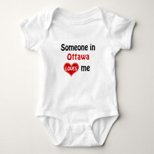 Jemand in Ottawa Lieben Baby Strampler