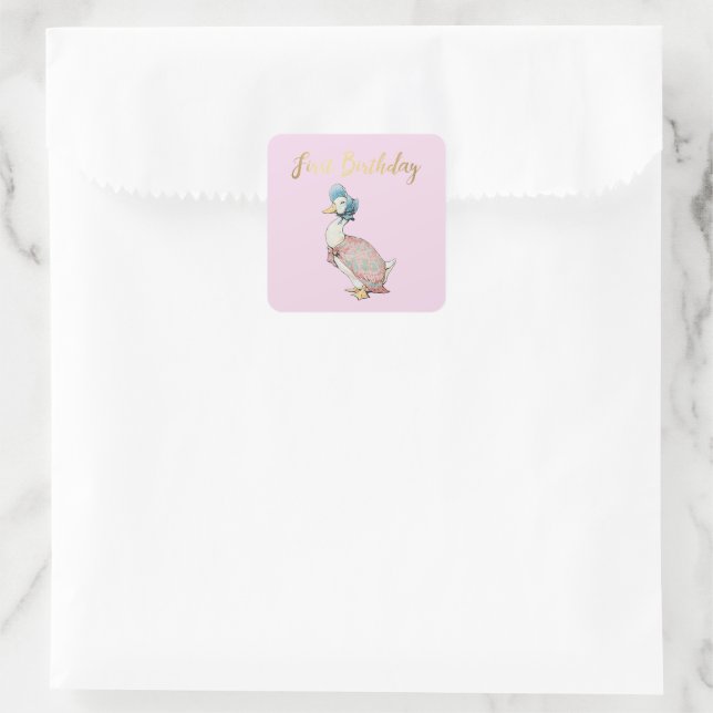 Jemima Puddle Duck "First Birthday" Text Quadratischer Aufkleber (Tasche)
