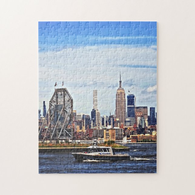 Jersey City NJ - Polizeiboot von Colgate Clock (Vertikal)