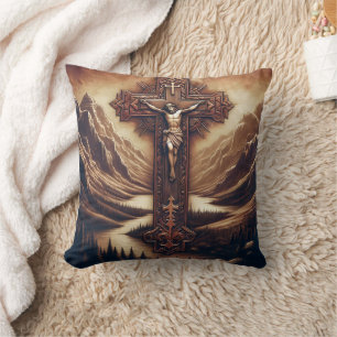 Jesus auf dem Kreuz in der Bergwelt Kissen