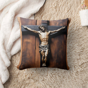 Jesus gekreuzigt auf einem Holzkreuz Kissen