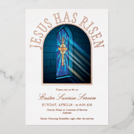 Jesus hat den Ostersonnendienst in der Kirche über Folieneinladung