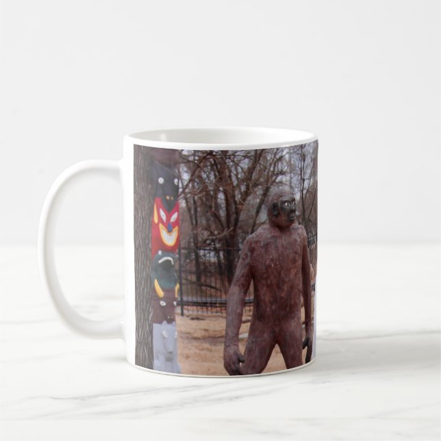 Jesus und Bigfoot Kaffeetasse (Links)