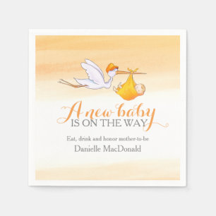 Jetables Un nouveau bébé est sur les serviettes d'art de