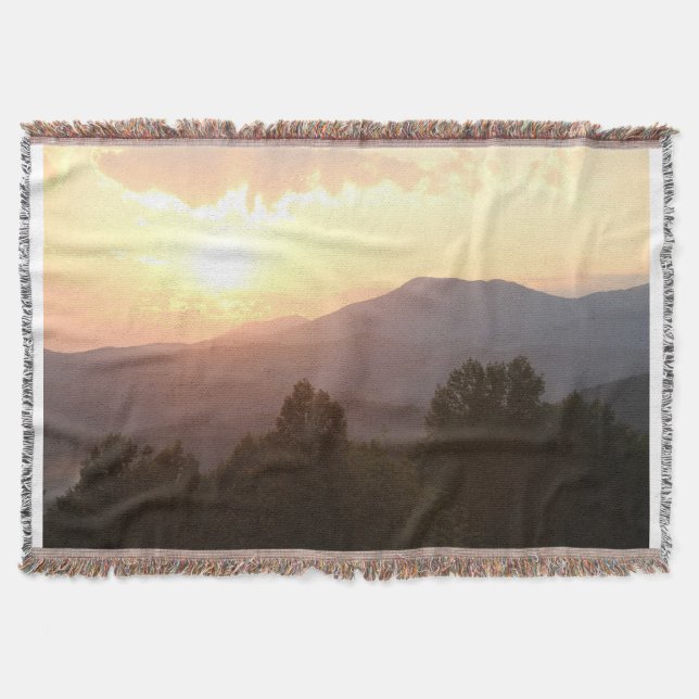 Jetez une couverture avec le lever du soleil dans  (Devant)